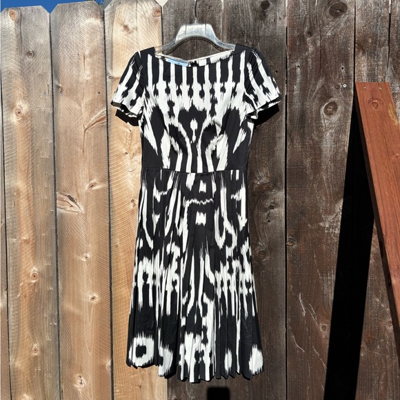 Dress - Picture 8 of 16